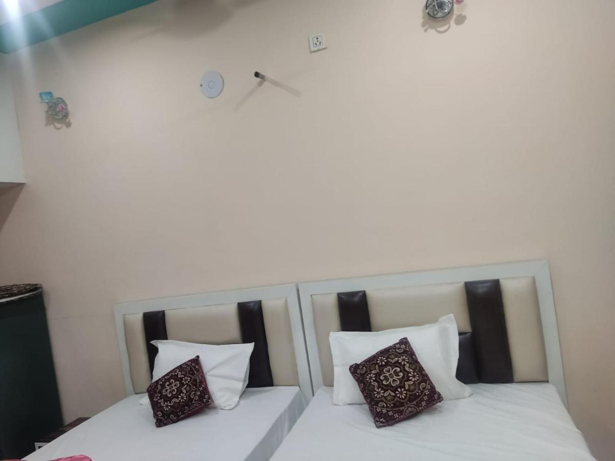 The Orchid Villa Homestay - Walkable Distance From Taj Mahal Agra  Exterior photo