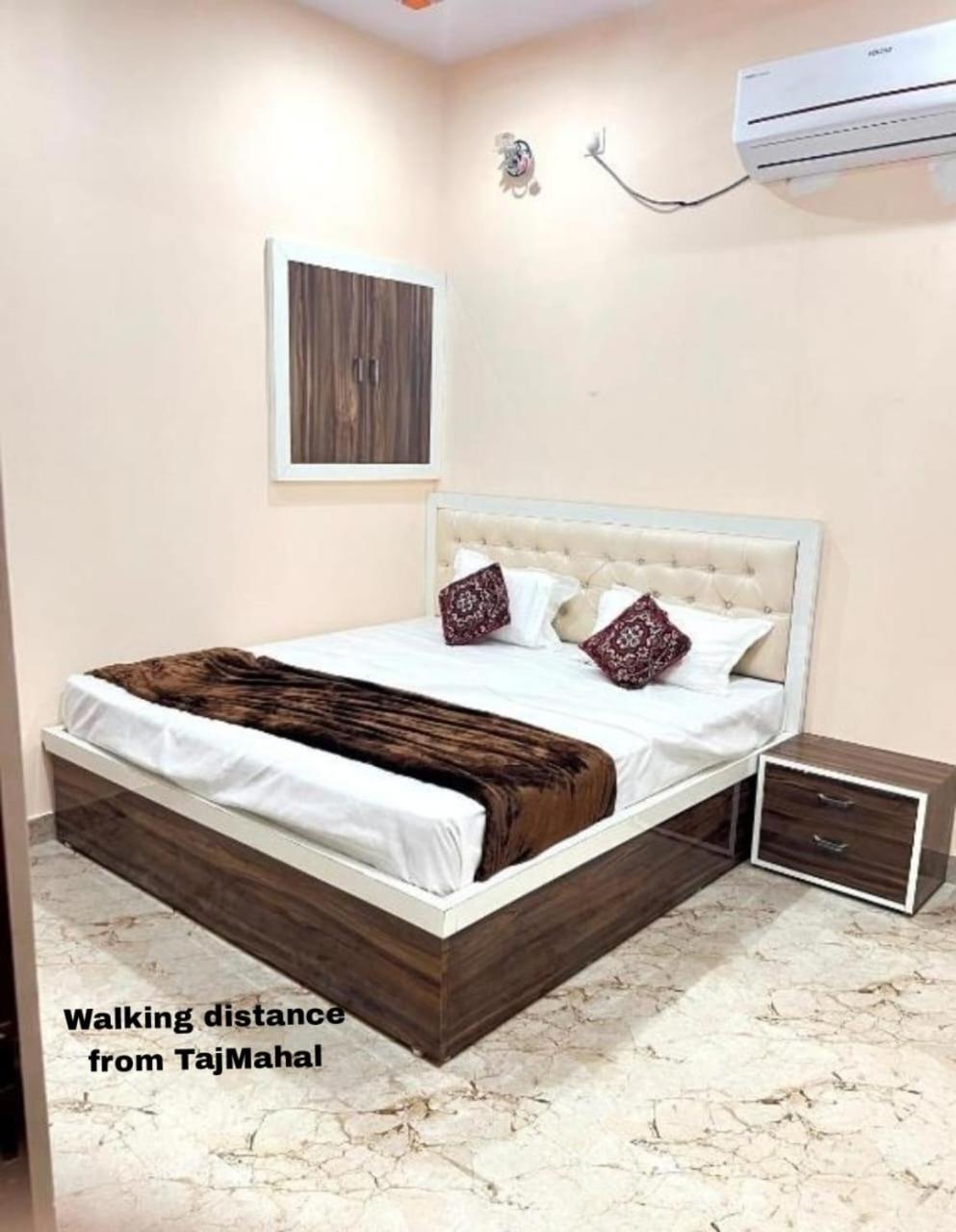The Orchid Villa Homestay - Walkable Distance From Taj Mahal Agra  Exterior photo