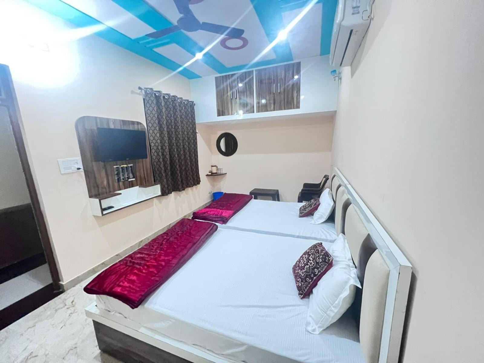 The Orchid Villa Homestay - Walkable Distance From Taj Mahal Agra  Exterior photo