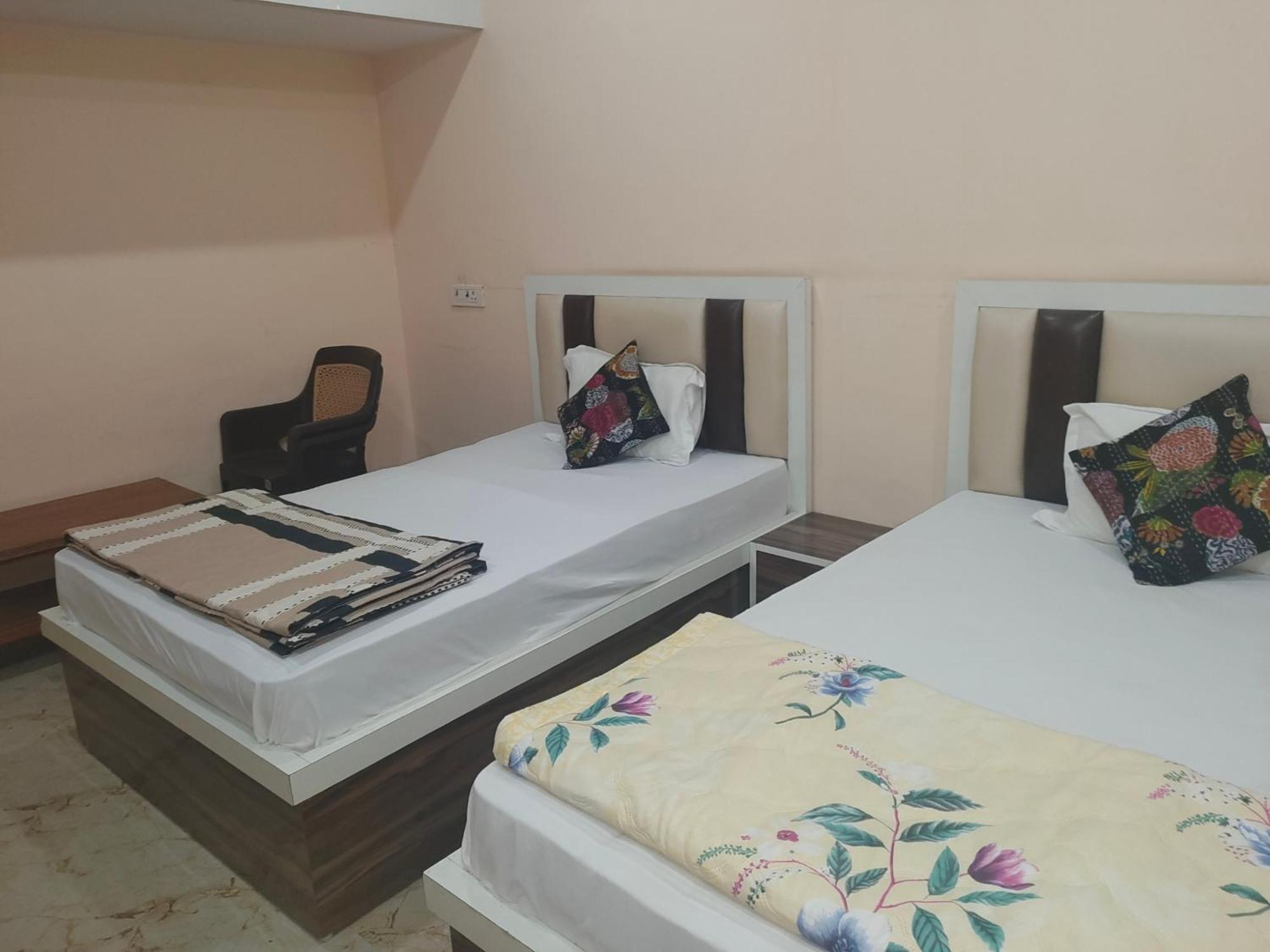 The Orchid Villa Homestay - Walkable Distance From Taj Mahal Agra  Exterior photo