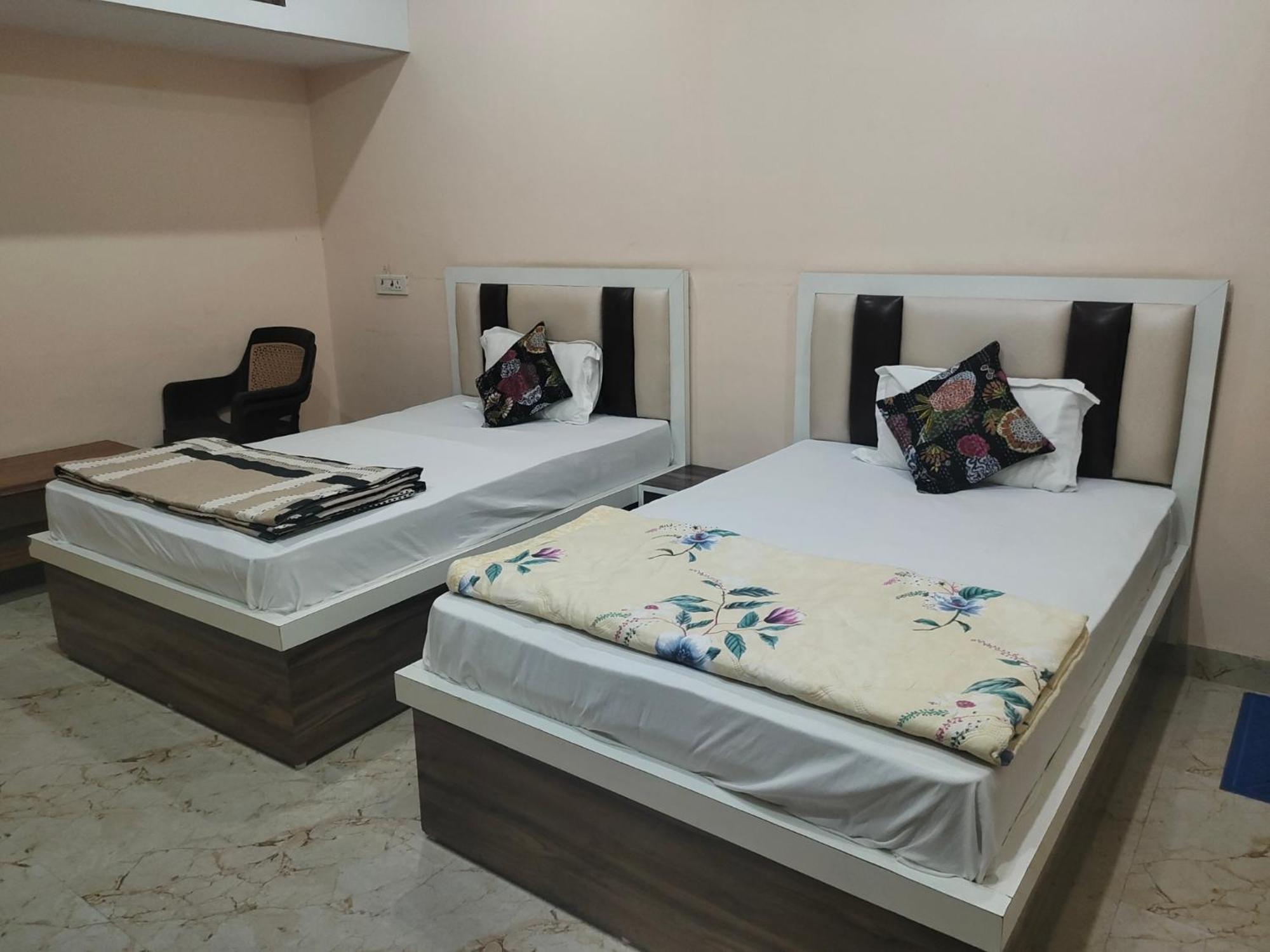 The Orchid Villa Homestay - Walkable Distance From Taj Mahal Agra  Exterior photo